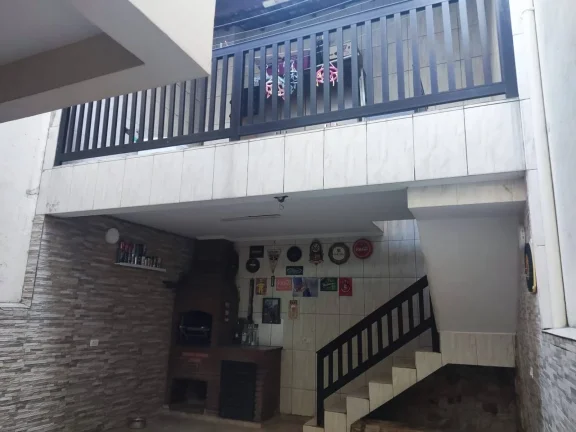 Imagem Sobrado Maravilhoso com 190 m² 3 Dormitorios sendo 1 Suite Estuda Permuta