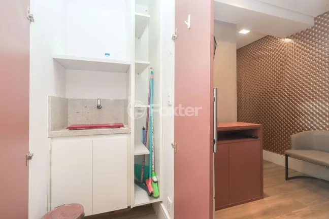 Imagem Conjunto Comercial 42M², 2 Salas, 2 Banheiros, 1 Vaga, Sacada, Copa, Armários Cozinha, Banheiros, Área de Serviço, Split.
