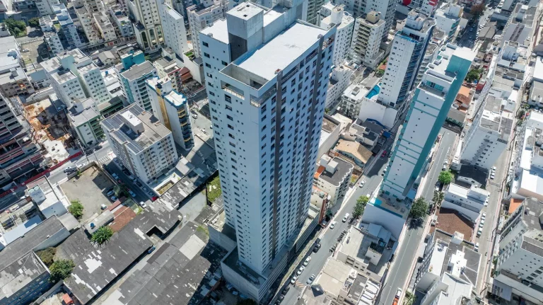 Imagem Apartamento com 3 dormitórios à venda sendo 3 suítes, 240.0 m² por - R$ 7.200.000,00 - Centro - Bal. Camboriú/SC