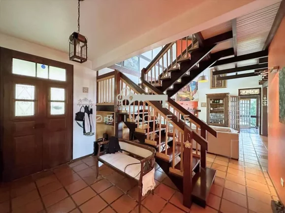 Imagem Casa na "Vila Sto Antonio" com 5 dormitórios sendo 3 suítes - linda vista !