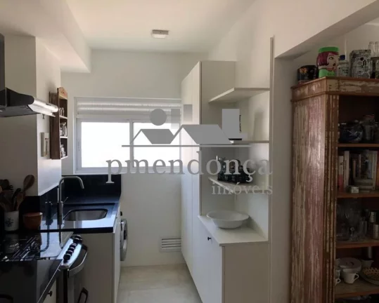 Imagem Apartamento em andar alto, com excelente vista, varanda envidraçada, living para 02 ambientes, 03 d...