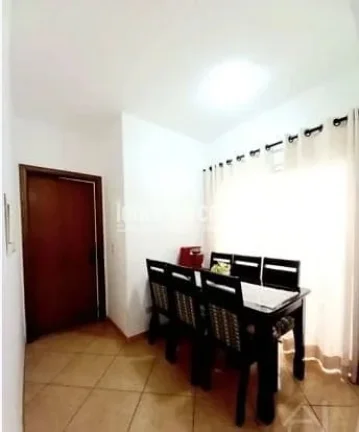 Imagem CASA NO JARDIM MONTE SINAI COM 03 QUARTOS SENDO 01 SUITE 02 BANHEIROS 4 VAGAS DE GARAGEM.