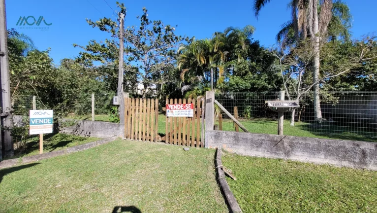 Imagem VENDIDO PELA MOVA! Casa com dois terrenos, quadra mar em Itapoá