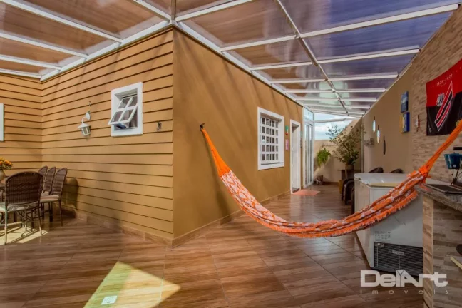 Imagem Casa Residêncial em estilo Neoclássico - Bairro Rebouças - 432,00m2 - R$ 1.800.000,00