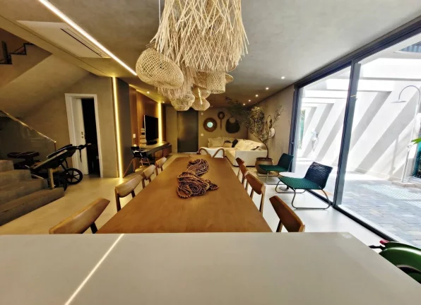 Imagem CASA DE CONDOMÍNIO FINAMENTE DECORADA À VENDA NA RIVIERA DE SÃO LOURENÇO.