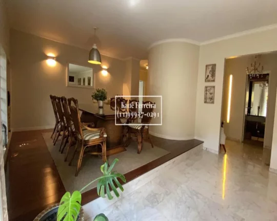 Imagem Casa perto do metrô com piscina em São Paulo