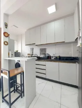 Imagem Apartamento mobiliado com 2 dormitórios e 1 vaga em condomínio fechado no Rio Pequeno em Camboriú