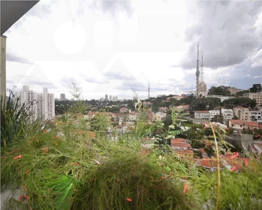 Imagem Cobertura duplex, ampla, bem distribuída com piso de tacos, armários embutidos, gabinete nos banhe...