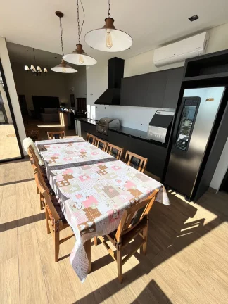 Imagem Belissima casa a venda no Condomínio Riviera de Santa Cristina XIII - Paranapanema.