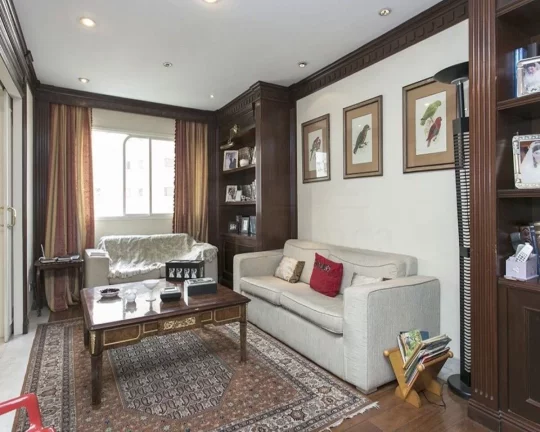 Imagem Lindo apartamento, amplo living para 3 ambientes com piso de tábuas de ipê, terraço, jardim de in...