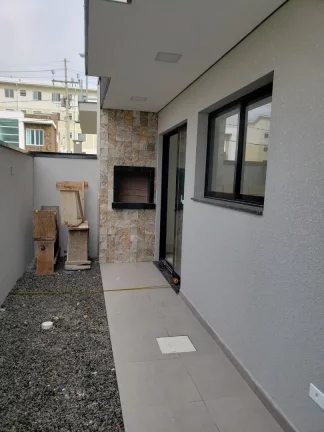 Imagem Amplo sobrado de 121 m² com 3 quartos sendo 1 suíte, 2 vagas de garagem à venda por R$ 650.000 - Campo de Santana - Curitiba/PR