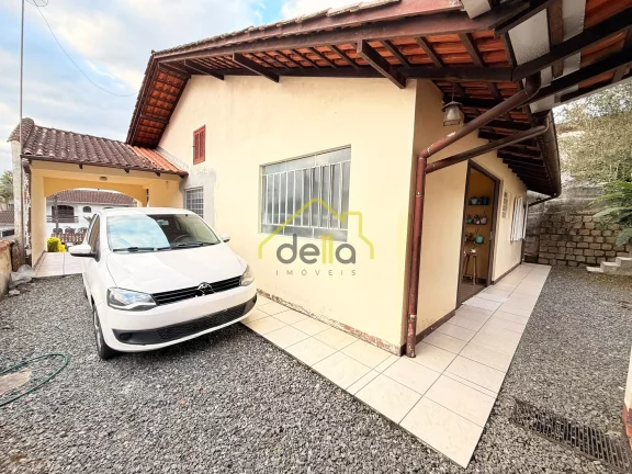 Imagem Casa plana e averbada no Saguaçú próximo ao colégio Bom Jesus!