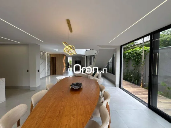 Imagem Sobrado mobiliado com 3 dormitórios à venda, 286 m² por R$ 3.990.000 - Jardins Madri - Goiânia/GO