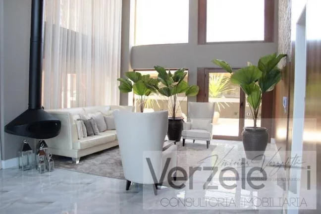 Imagem Apartamento 4 ou + dormitórios para Venda em Balneário Camboriú / SC no bairro Centro