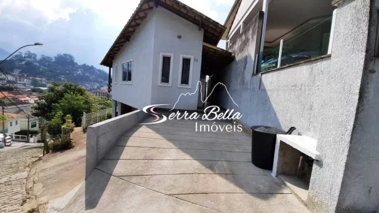 Imagem Casa com 2 dormitórios à venda, 106 m² por R$ 550.000,00 - Tijuca - Teresópolis/RJ