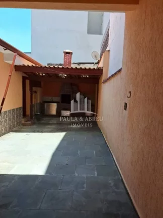 Imagem Excelente Casa 209m² (frente 11,5metros), Financia, 2 Dormitórios, Sala, Copa, Cozinha, 2 Banheiros, Área de Lazer com Churrasqueira na Vila Dirce, Mauá-SP