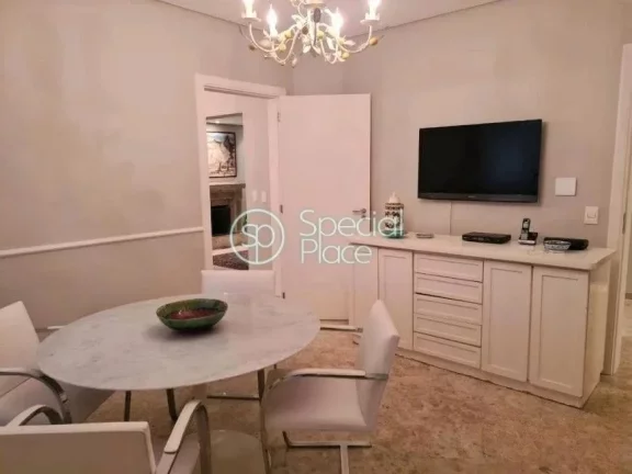 Imagem Ótimo apartamento em Higienópolis com 312m² de área privativa, 4 suítes e 4 vagas na garagem. E...