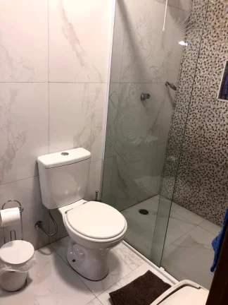 Imagem Sobrado maravilhoso com 200 m² 3 Dormitórios Sendo 1 Suíte 5 Vagas