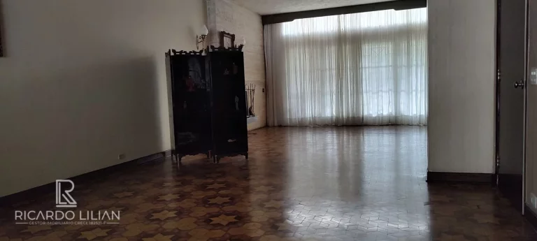 Imagem Sobrado de Alto Padrão em localização super privilegiada ao Lado da Praça da Independência