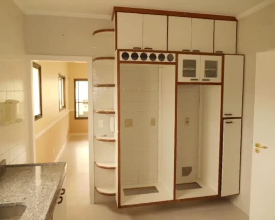 Imagem Apartamento à venda no Guarujá na Praia das Pitangueiras.