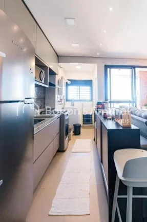 Imagem Apartamento com 2 quartos, sendo 1 suíte, 1 lavabo, cozinha estilo americano, com móveis planejado...