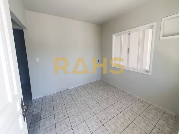 Imagem Ótima casa 100% averbada, com 123,50m² privativos, construída em um terreno plano de 378m2 (12x31...