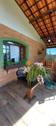 Imagem Chácara para Venda em São Roque, Pavão (canguera), 4 dormitórios, 1 suíte, 1 banheiro