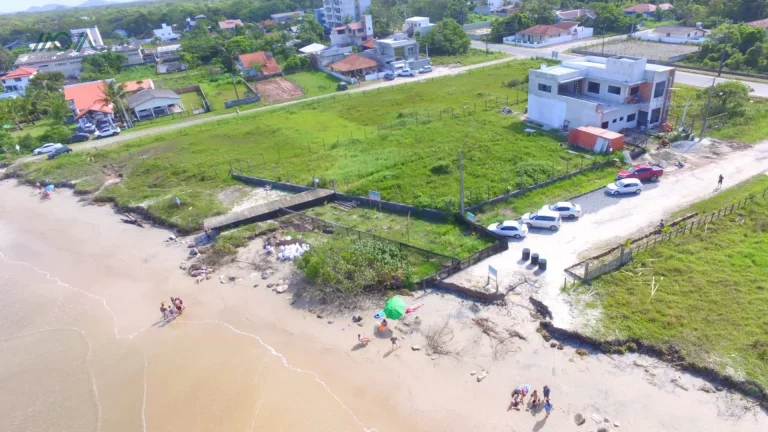 Imagem Terreno Beira Mar em Itapoá, limpo, aterrado e murado!