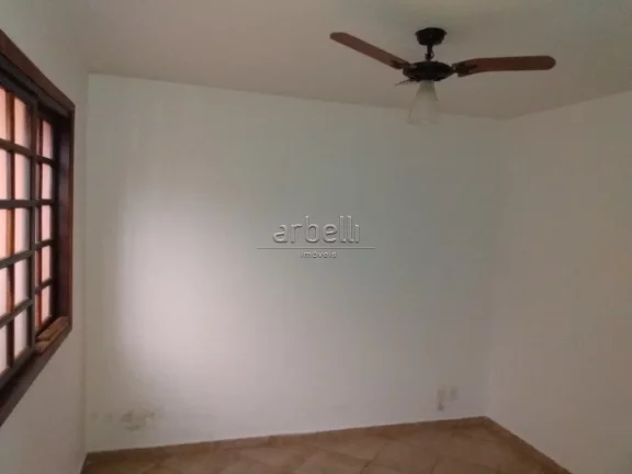 Imagem Casa térrea com 247 metros de área total, 3 dormitórios, 2 banheiros, sala, 1 quarto reversível ...