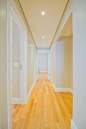 Imagem Apartamento 210M², 2Q, 1 Suíte, 2 Banheiros, 1 Vaga, Varanda, Academia, Salão de Festas, Playground, Jardim.
