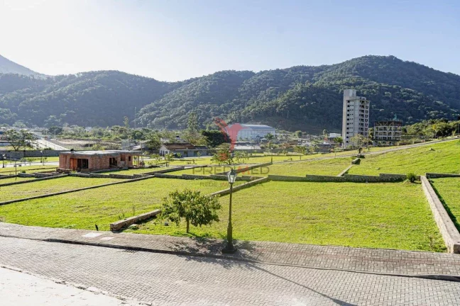 Imagem Linda casa em condomínio fechado , no Bairro Casa Branca em Itapema, SC