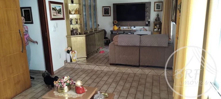 Imagem Vendo Casa Plana em Barreiros São José SC três dormitórios suíte, piscina.