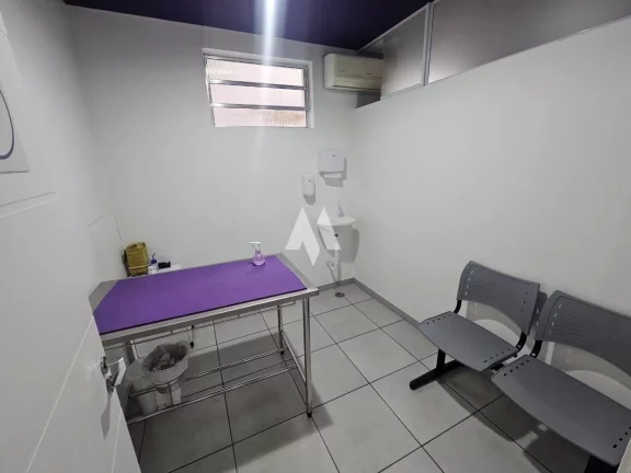 Imagem Venha conhecer este Sobrado Reformado, 3 dormitórios , 3 banheiros, uma Vaga de Garagem localizado no querido Bairro do Embaré!