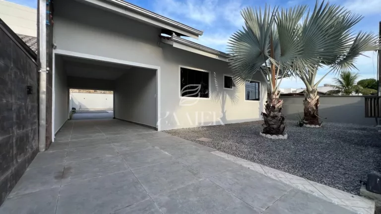 Casa com 3 quartos, Vila Nova - Joinville