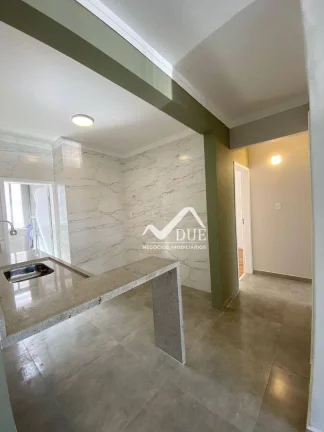 Imagem Apartamento com 2 dormitórios à venda, 80 m² por R$ 670.000,00 - Gonzaga - Santos/SP