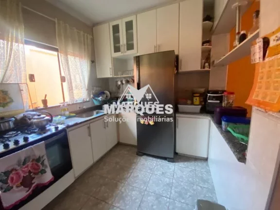 Imagem Casa c/ 3 dorms, 1 suite e 4 vagas