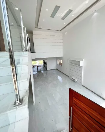 Imagem Belíssima casa duplex composta por quatro suítes