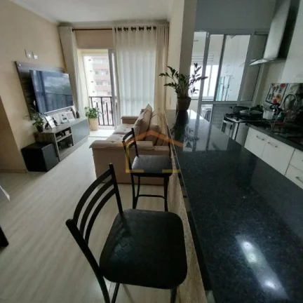 Imagem Apartamento reformado, 3 dormitórios, com armários, sala 2 ambientes, sacada, cozinha americana pl...