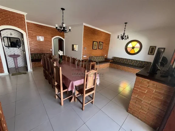 Imagem Espaçosa Casa Térrea 4 Quartos com Piscina em Agenor de Campos