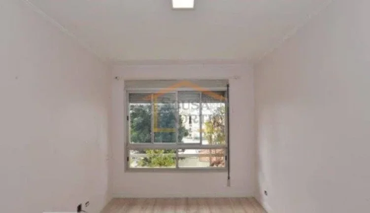 Imagem Apartamento com 120 m², 3 dormitórios, sendo 1 suíte, 2 banheiros e 2 vagas de garagem, com possi...