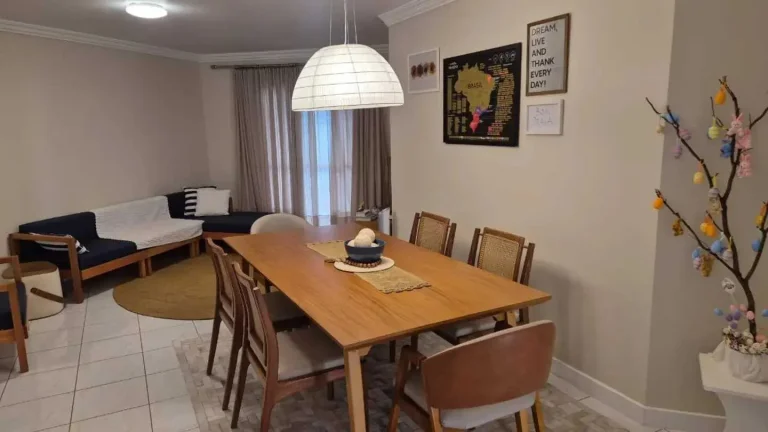 Imagem Apartamento quadra mar com 3 dormitórios sendo 1 suíte e 1 vaga em Meia Praia - Itapema/SC