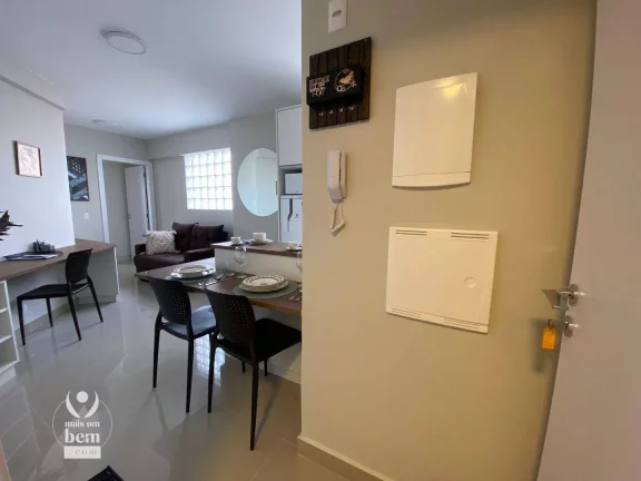 Imagem Apartamento mobiliado com 1 suíte com sacada à venda por R$ 365.000 - Centro - Curitiba/PR