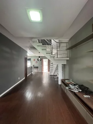 Imagem Casa duplex com quadra esportiva e piscina , disponível para locação, no conjunto 31 de março, no bairro Japiim , semi-mobiliada