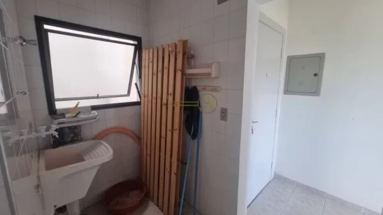 Imagem Cobertura, apenas 500 metros da praia, com vista da praia e do morro