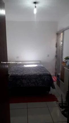 Imagem Casa para Venda em Limeira, Parque Hipolito, 4 dormitórios, 2 banheiros, 3 vagas