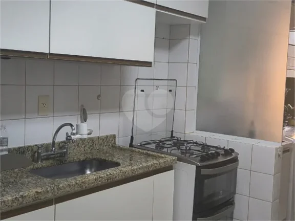 Imagem Apartamento à venda com 3 quartos, sendo 1 suíte, no condomínio Portal Dos Bandeirantes, São Paulo - SP