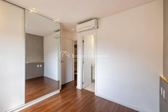 Imagem Elegante e repleto de detalhes que valorizam cada ambiente, este apartamento encanta pelo acabamento...