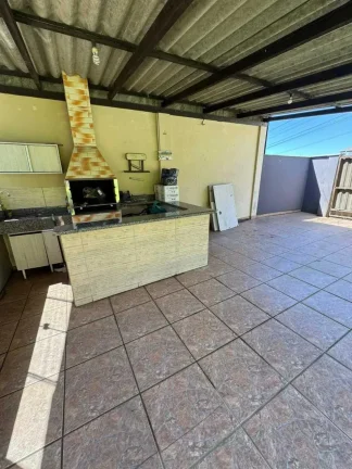 Imagem Casa com 3 dormitórios sendo 1 suíte e 2 vagas - Iririú | Joinville/SC