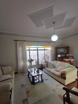 Imagem Sobrado para venda em Vila Santo Antônio com 4 quartos, sendo 2 suítes, 228m2