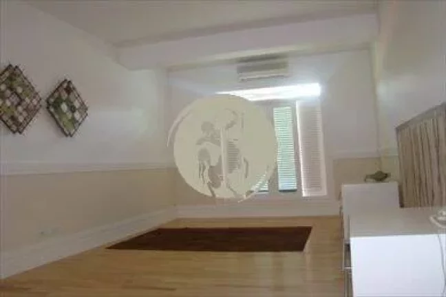 Imagem LINDA CASA EM CONDOMINIO FECHADO EM ALPHAVILLE A VENDA!